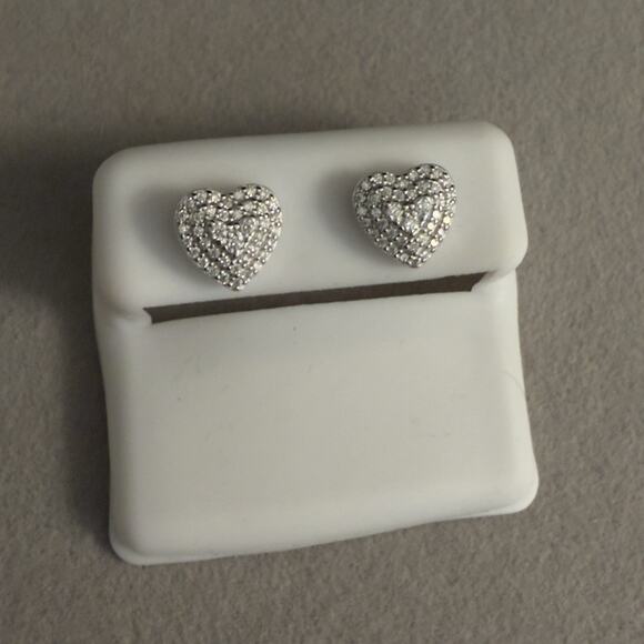 Beautiful 0.76ct Genuine Moissanite Heart Screwback Stud Earrings~New~Retail$249 - Picture 3 of 13